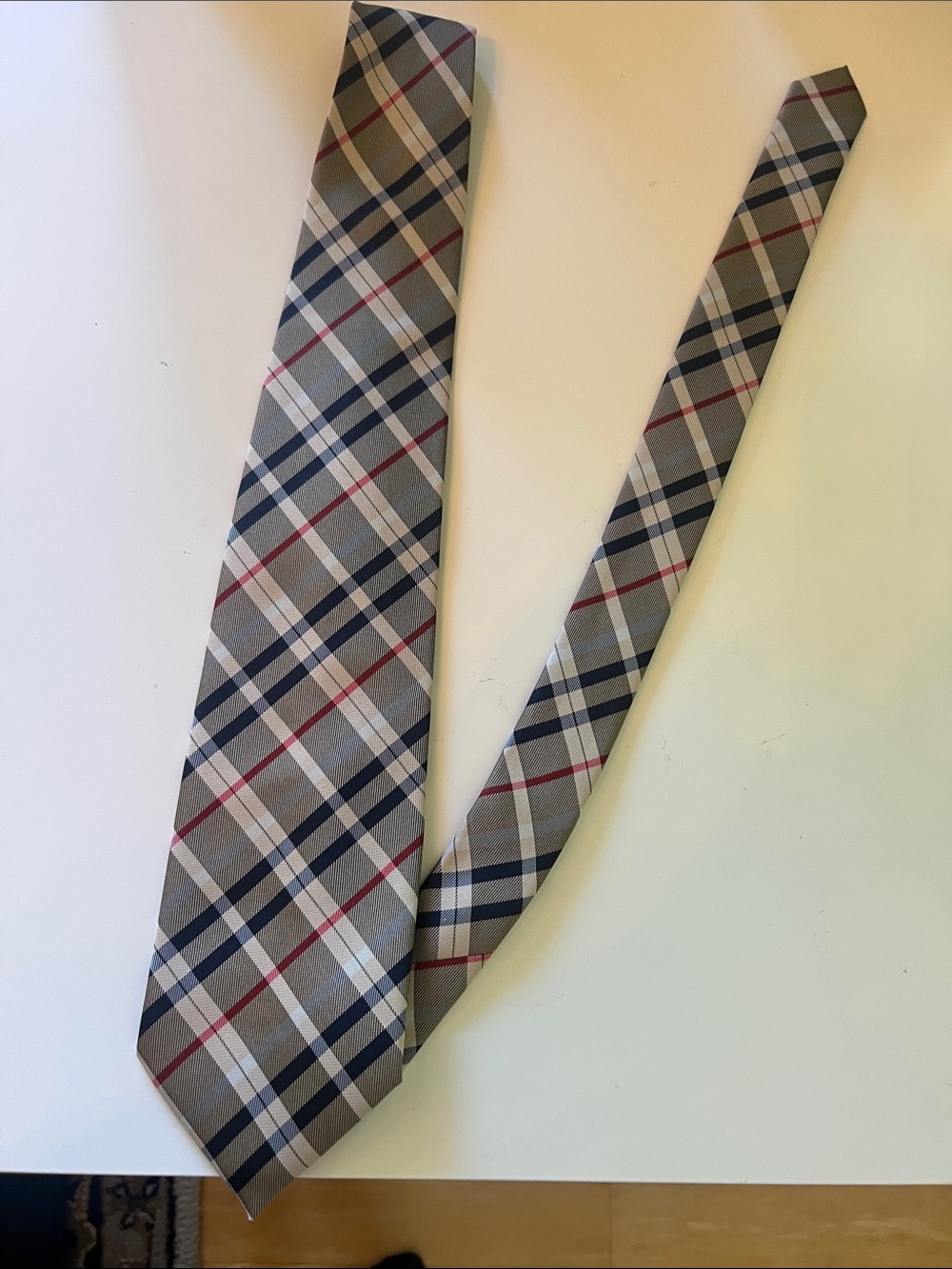 MARIO ARMANI 100% SILK Men's Plaid Dress Tie in Gray with Navy & Red Stripes